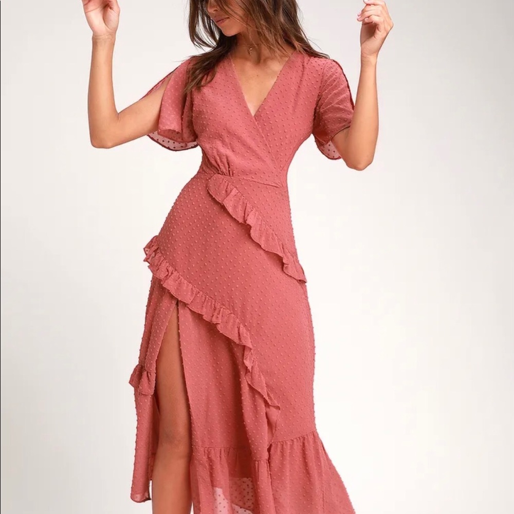 Lulu’s rose colored dress